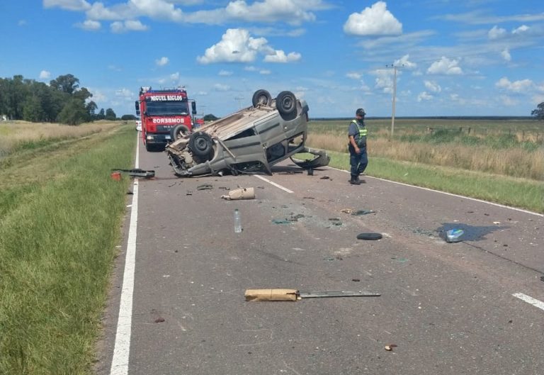 Vuelco en ruta provincial 14: Una mamá y su hija fueron hospitalizadas
