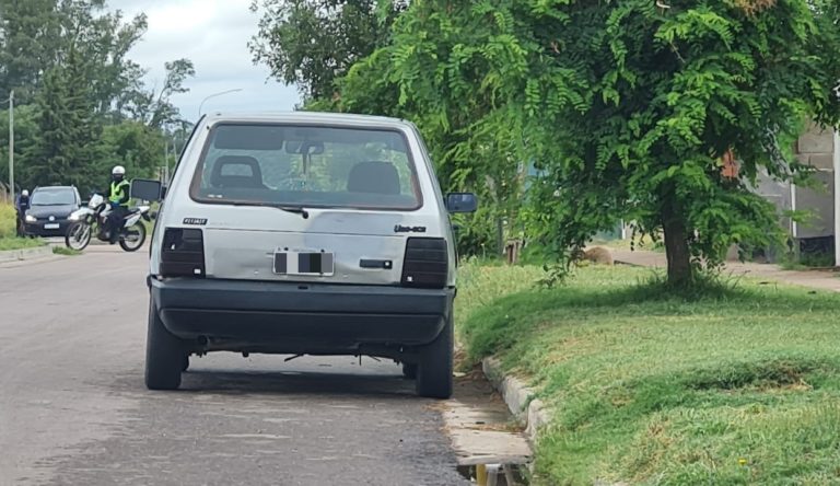 Allanamientos en barrio Federal por un robo de teléfono con arma blanca: La Policía demoró a una persona y secuestró un automóvil