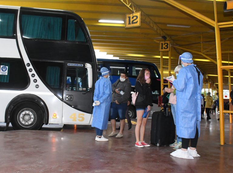 La “búsqueda activa” se realizó también en la terminal de Santa Rosa: Esta mañana ingresaron a La Pampa alrededor de 130 personas