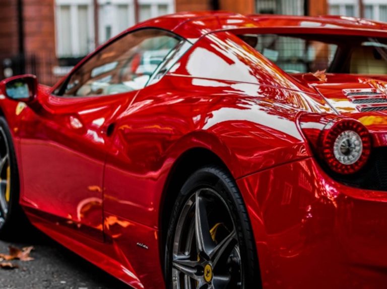 Tremendo: en Mendoza, el dueño de una Ferrari reveló cuánto paga de patente y hay un escándalo