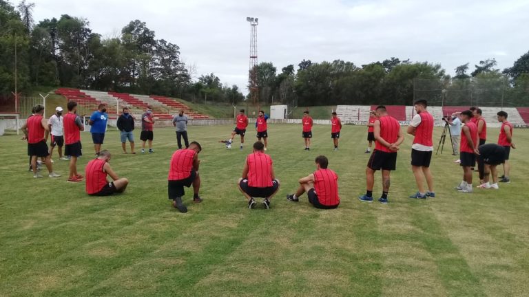 Primer día de pretemporada en Costa Brava bajo las órdenes del flamante DT, Adrián “Vasco” Hormaechea