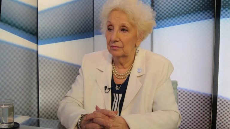 Estela de Carlotto apuntó contra Patricia Bullrich por la instalación de bolsas mortuorias en la marcha: “Está transformada en un monstruo”
