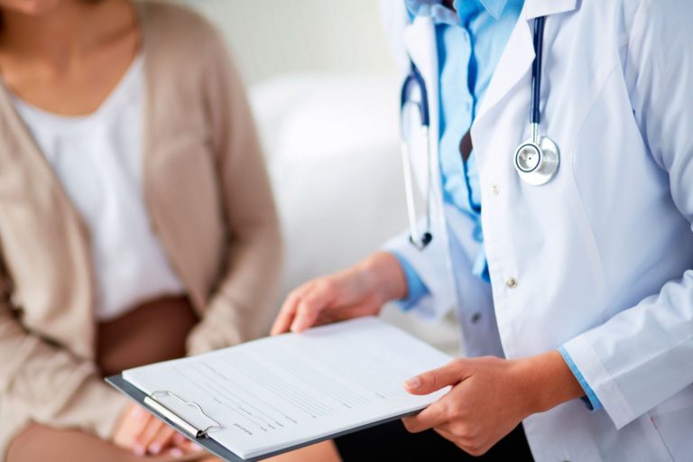 La Clínica Universitaria Reina Fabiola derivará a pacientes que quieran un aborto