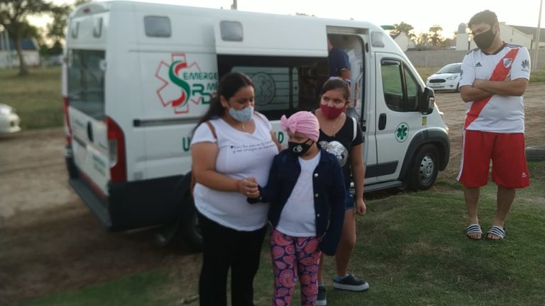 «Ganó la batalla»: Una niña pampeana terminó su tratamiento oncológico y fue recibida con una emotiva caravana, encabezada por Bomberos Voluntarios