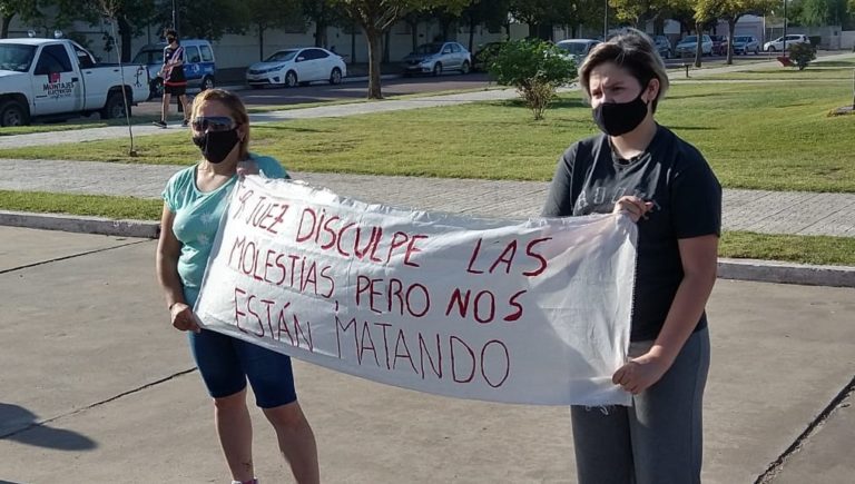 Romina Regis habló antes de la marcha en Caleufú: “Él me la juró, que cuando salía me mataba… Ahora voy a estar cuidada por 90 días”