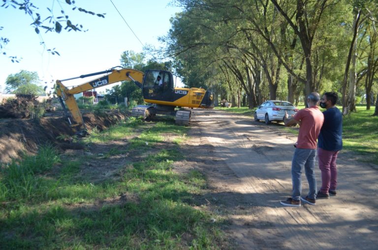 Durante el 2020 se limpiaron 20.700 metros de canales en General Pico: “Se han extraído lavarropas y hasta una heladera”
