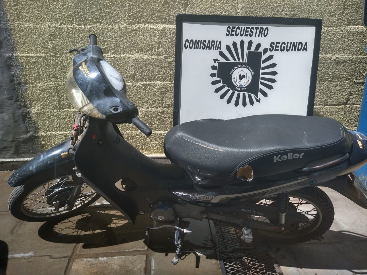 La Policía recuperó una moto en barrio Ranqueles: Delincuentes la habían robado en calle 17 y 108