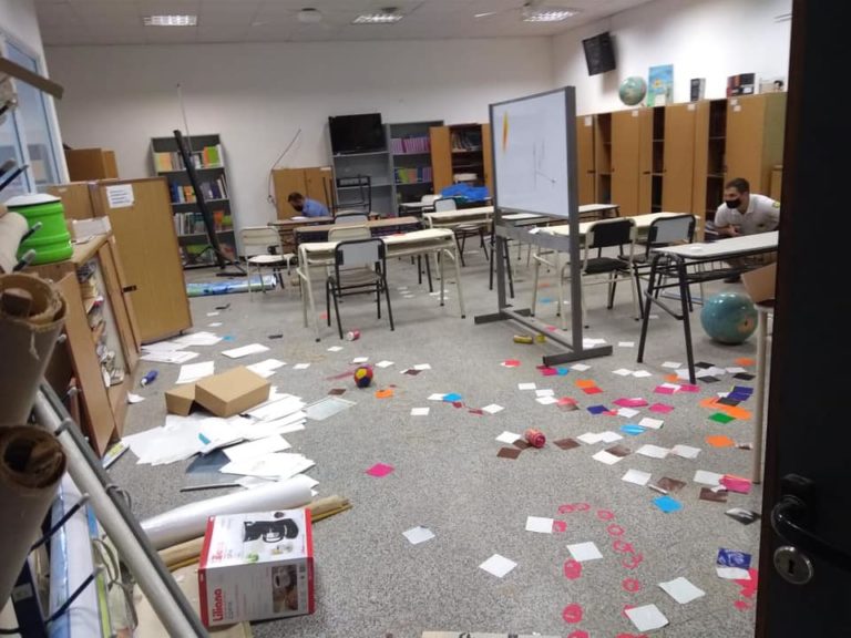 BRONCA, TRISTEZA E INDIGNACIÓN: Destrozaron el colegio de la localidad de Anguil