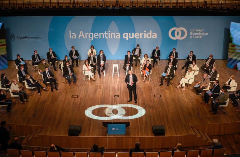Alberto Fernández convocó a “hacer una sociedad más justa” en la que “apostemos al diálogo y a construir el futuro entre todos”