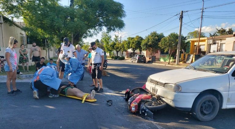 Fuerte choque en calle 14 y 29: Una mujer y dos niñas pequeñas fueron hospitalizadas