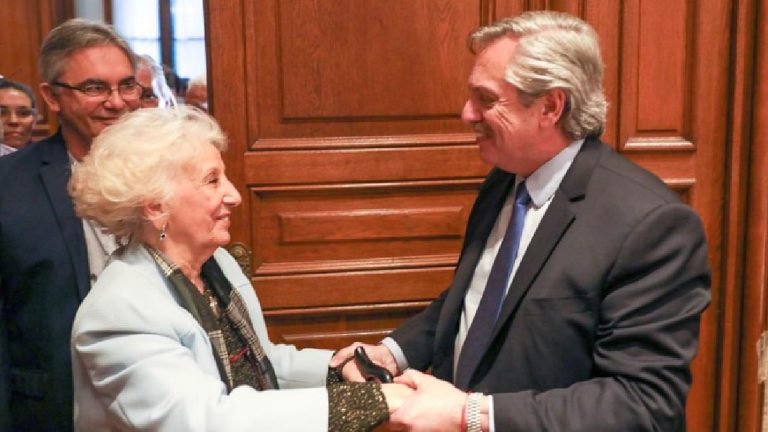 El presidente oficializó la creación de un cargo para asuntos de Derechos Humanos y designó como titular al hijo de Estela de Carlotto
