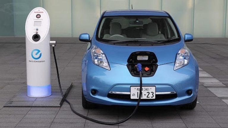 Argentina y empresa china firman acuerdo para producir vehículos eléctricos en el país