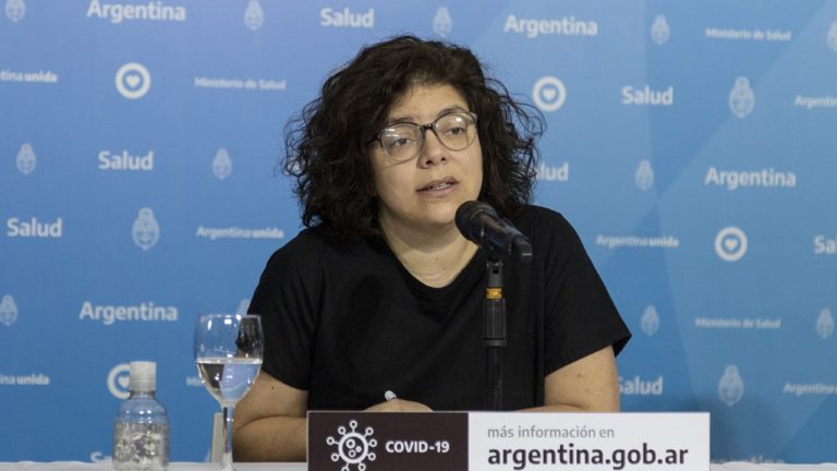 La ministra de Salud, Carla Vizzoti, anunció el inicio de la campaña de vacunación para los docentes de todo el país