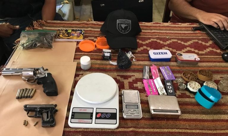 La Pampa: Una joven le llevó unos rollitos de jamón y queso a su novio preso y como adentro tenían droga quedó detenida