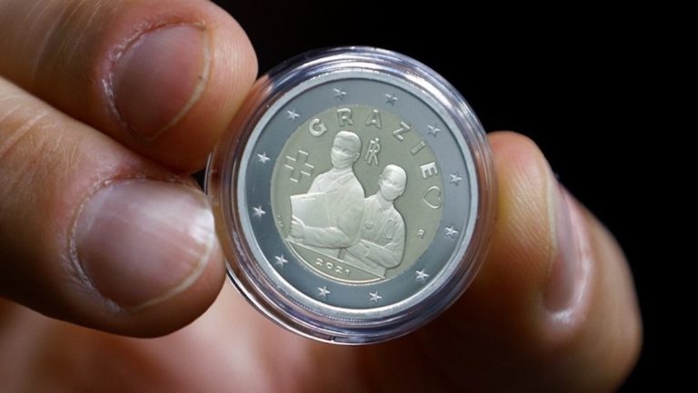 “Grazie”: Italia le dedica moneda de 2 euros al personal médico del país