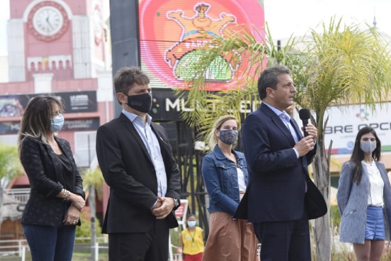 Sergio Massa y Axel Kicillof encabezaron la reapertura del Parque de la Costa y sellaron la continuidad de 500 puestos de trabajo