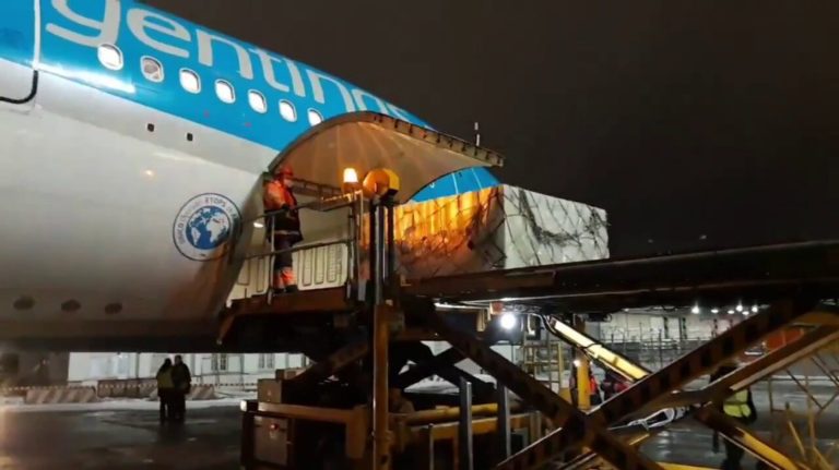 Hoy sale el avión de Aerolíneas Argentinas a China para traer 1 millón de dosis de la vacuna Sinopharm
