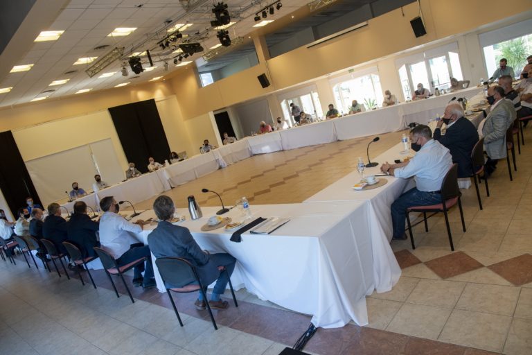 El Gobernador pidió a sectores empresariales trabajar en conjunto ante la segunda ola de COVID-19