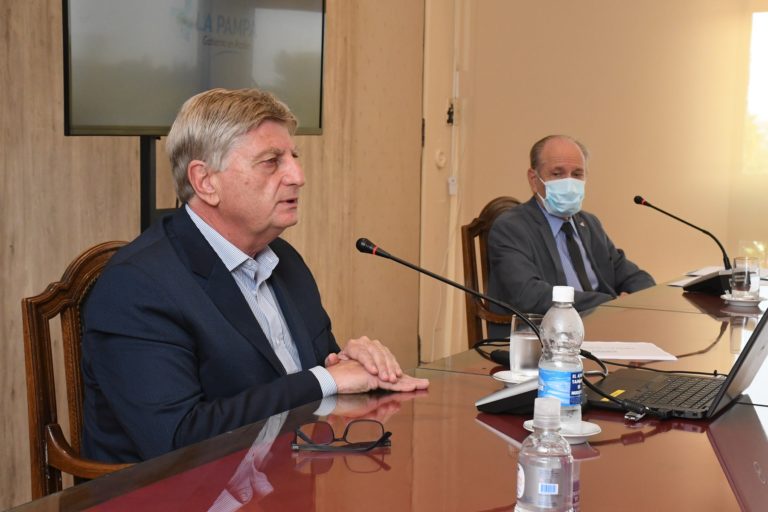 «Si alguien tiene una sospecha de que alguien se vacunó sin estar dentro de la lista de prioritarios que vaya a la justicia y lo denuncie», indicó Ziliotto