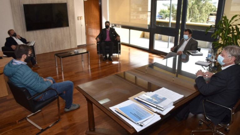 El presidente de la Comisión de Fomento de Maisonnave le presentó al Gobernador proyectos para la localidad