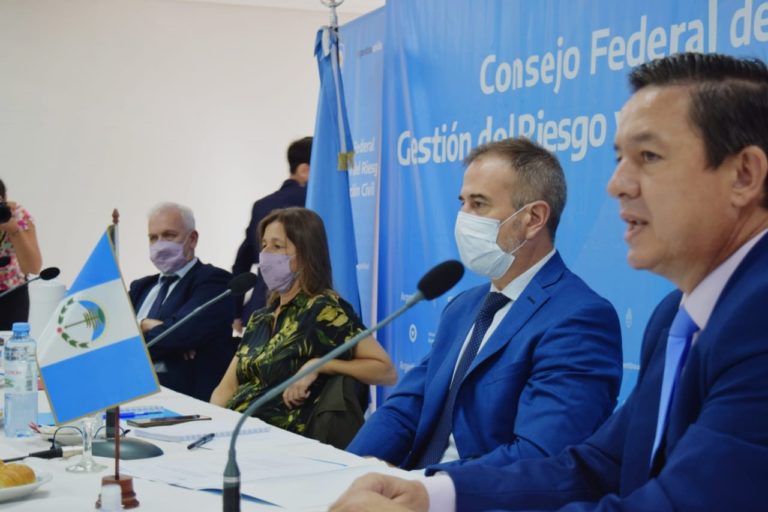 El director de Defensa Civil, Luis Clara, participó del Consejo Federal de Gestión de Riesgo y Protección Civil en Neuquén