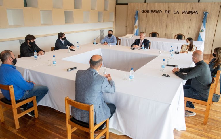 Entregaron más de $ 36 millones de pesos en créditos a tres empresas pampeanas