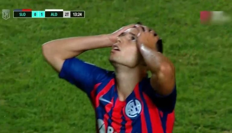 El piquense Julián Palacios sumó minutos, casi convierte y brindó una asistencia en la derrota de San Lorenzo
