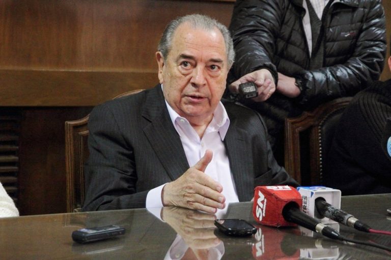 El ex gobernador Oscar Mario Jorge se encuentra internado en terapia intensiva en Santa Rosa