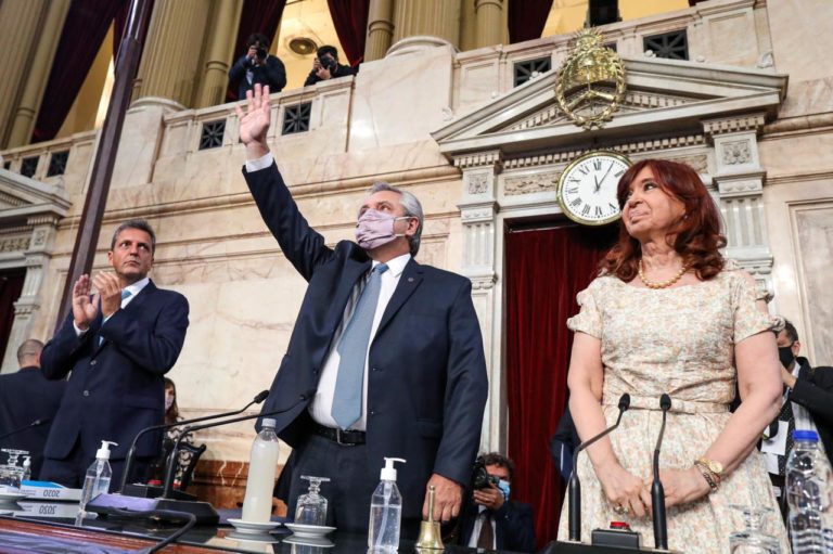 Fernández impulsa una “querella criminal” por el endeudamiento de Macri