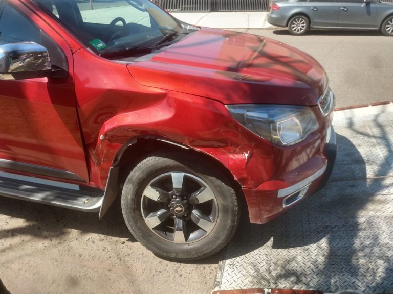 Choque entre pick up’s en calle 6 esquina 3: Una mujer fue trasladada al Hospital
