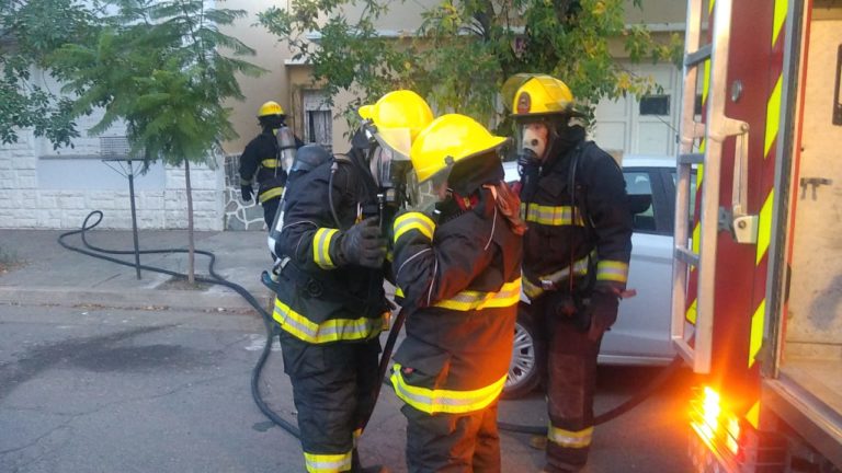Principio de incendio en una vivienda de calle 3 entre 22 y 24