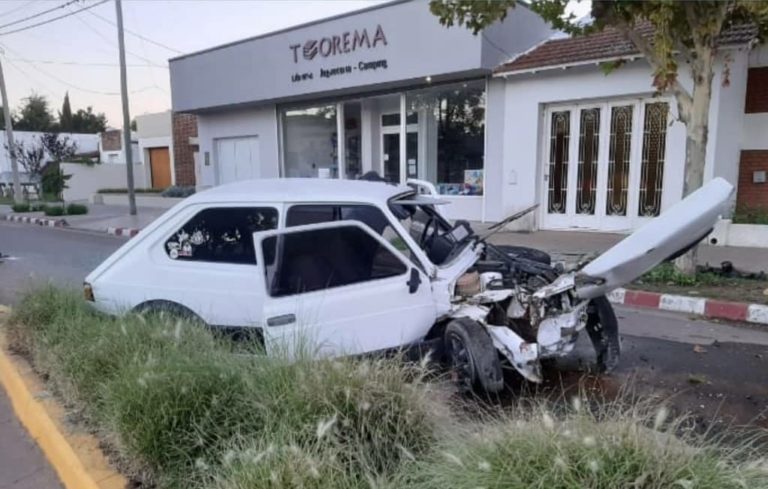 Intendente Alvear: Robó un auto, lo chocó contra una columna, lo dejó abandonado y luego fue demorado