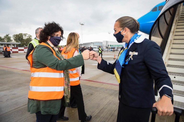 Coronavirus: Arribó otro avión de Aerolíneas Argentinas con 370.000 dosis del componente 1 de la vacuna Sputnik V