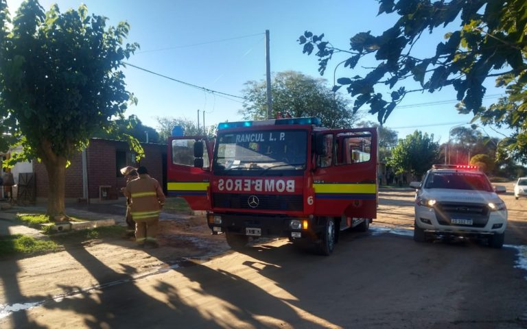 La Policía y Bomberos sofocaron un incendio de vivienda en Rancul