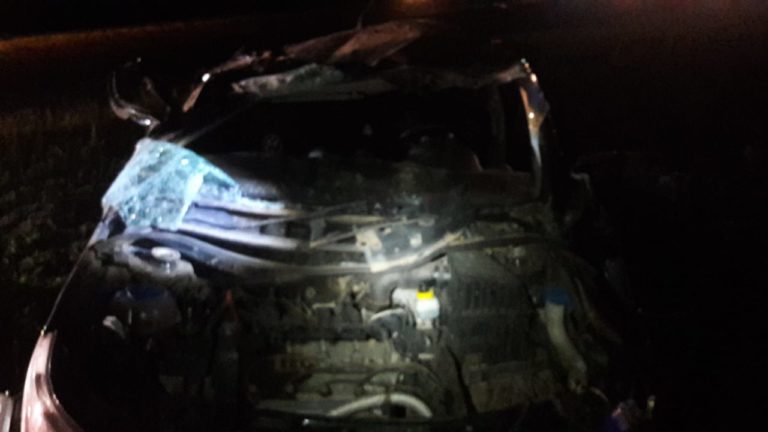 Un matrimonio con una bebé de 10 meses volcó al despistarse el auto en el que viajaban en la Ruta 35