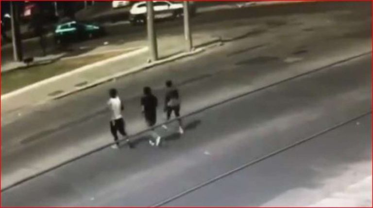 México: con su camión, atropelló a los tres delincuentes que lo habían asaltado y uno murió