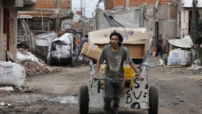 El índice de pobreza subió al 42% al cierre del segundo semestre de 2020