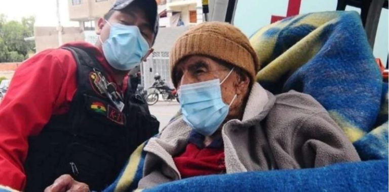 Bolivia: un hombre de 101 años vence al covid-19 tras 22 días internado