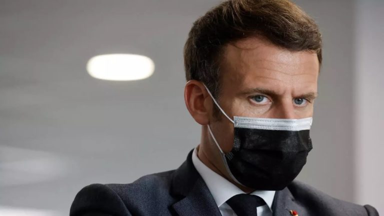 Francia: Emmanuel Macron anunció estrictas medidas sanitarias durante cuatro semanas que incluirá el cierre de las escuelas