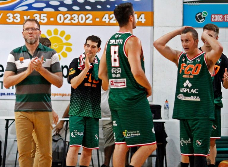 Pablo Wendebourg, técnico de Ferro: “El equipo tiene sólo cuatro fichas mayores y el resto son jugadores sub-23 y sub-21”