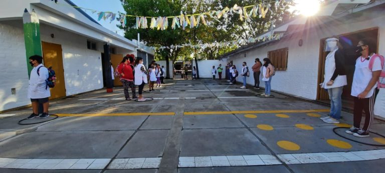 El ministro Trotta confirmó que a partir del 1 de septiembre se intensificará la presencialidad en las escuelas y que el distanciamiento entre alumnos será de 90 centímetros