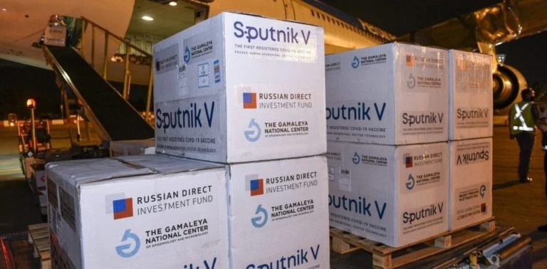 Nicolini: “Ampliamos a 30 millones de dosis el contrato para la adquisición de la vacuna Sputnik V”