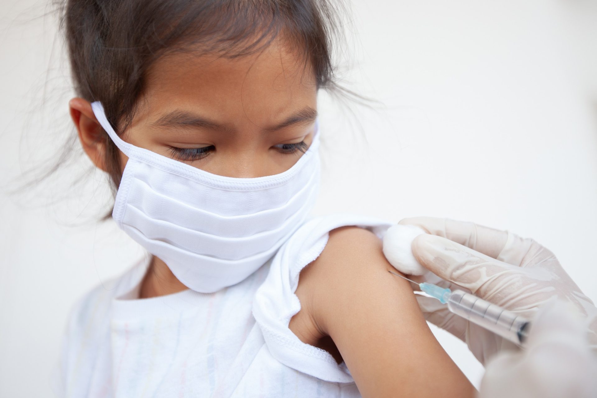 Moderna anunció que comenzó a probar su vacuna contra el coronavirus en población pediátrica