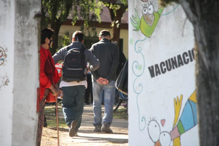 COVID-19: Denunciaron penalmente a un joven ranculense de 23 años por falsear una declaración jurada para vacunarse