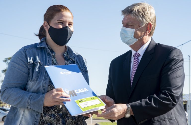 “Barrio que se termina, se comienza con uno nuevo”, señaló Ziliotto en relación al plan de viviendas provincial en La Pampa