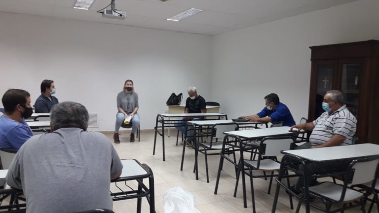 Buscan poner en marcha nuevamente la Asociación de Apicultores en Quemú Quemú