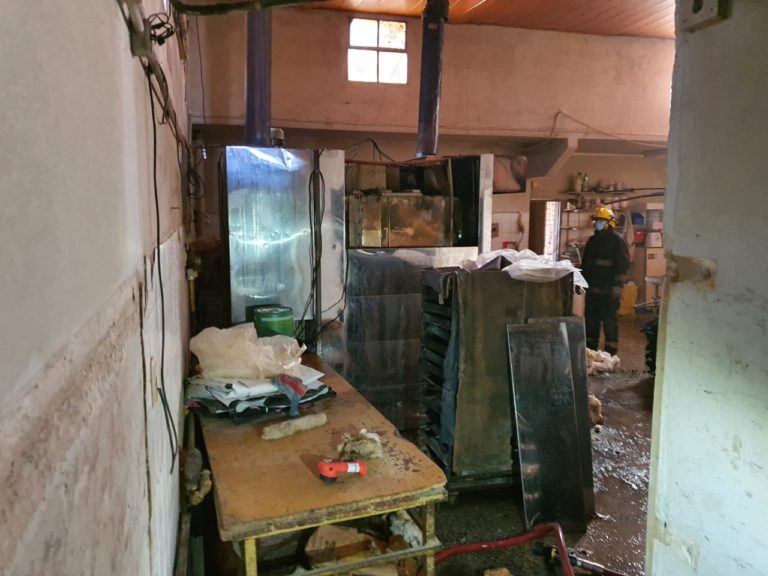 Principio de Incendio en una panadería ubicada en calle 2 y 23