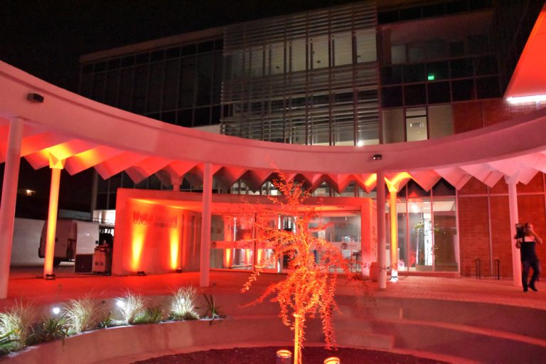 El Concejo Deliberante se iluminó de rojo por el Día Mundial de la Hemofilia