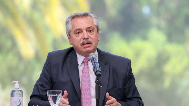 Alberto Fernández, irónico con la oposición: “Ayúdenme a conseguir vacunas, si a ustedes el mundo los ama”