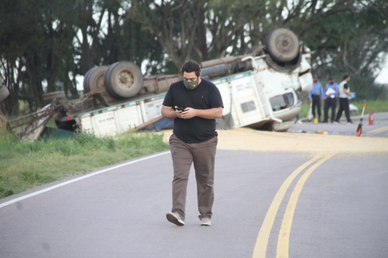 El fiscal Juan Pellegrino dio detalles del accidente fatal: “La colisión fue frontolateral, todo parecería indicar que el auto habría invadido el carril de circulación del camión”